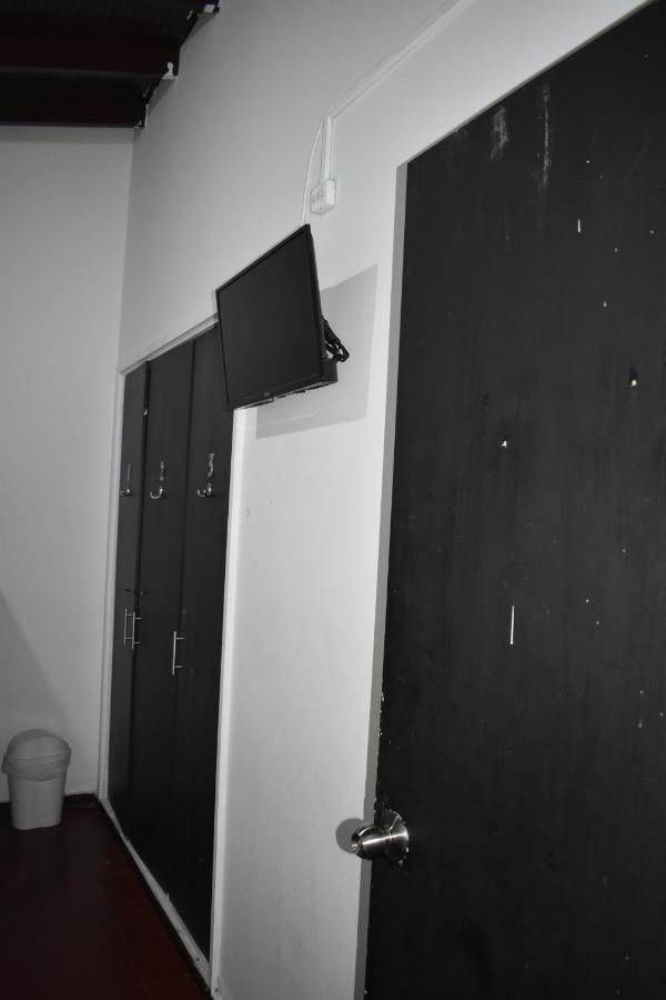 Esmed Hostel Medellín Eksteriør bilde